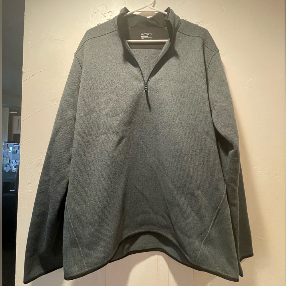 Arc’Teryx Men’s Covert 1/2 zip size Large in Teal